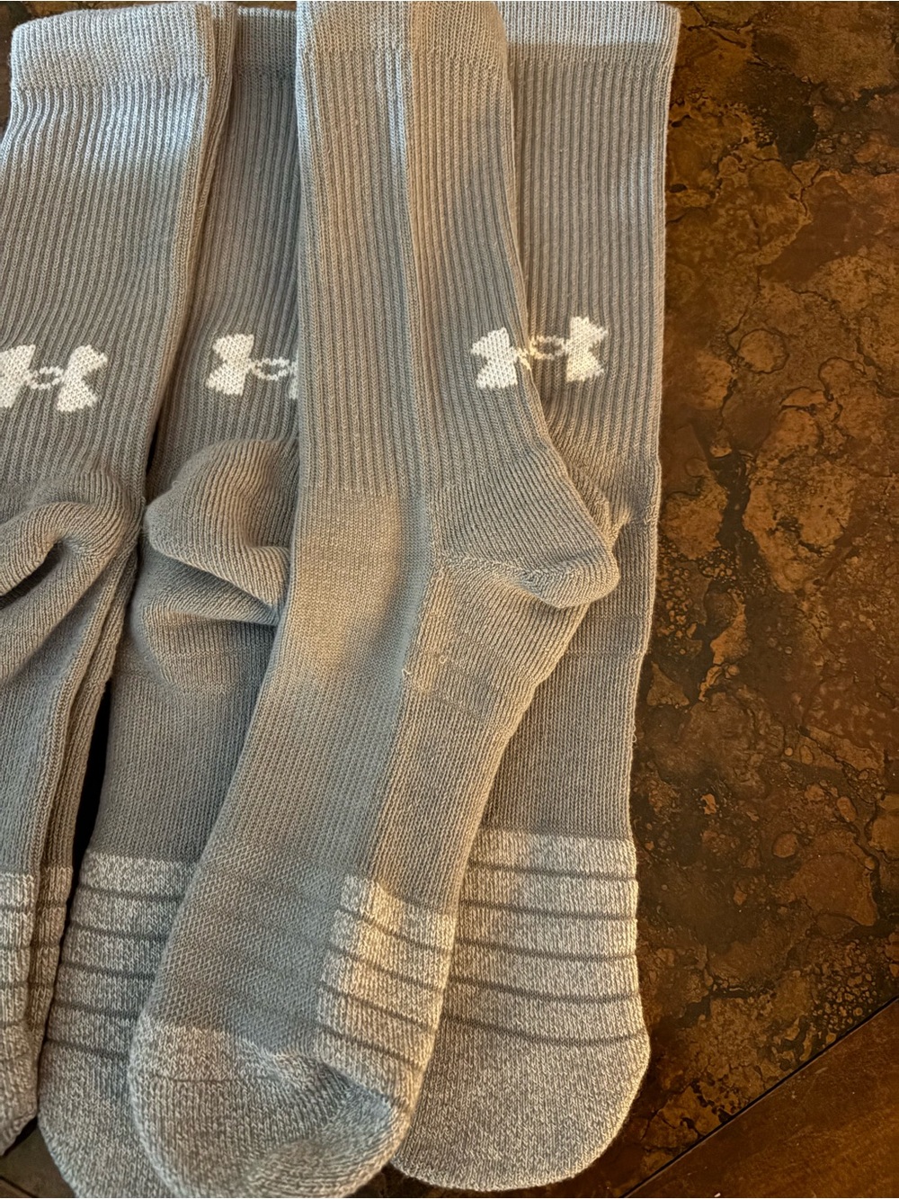 NWOT Under Armour Men’s Crew Athletic Socks in Light Gray - 3 Pack
